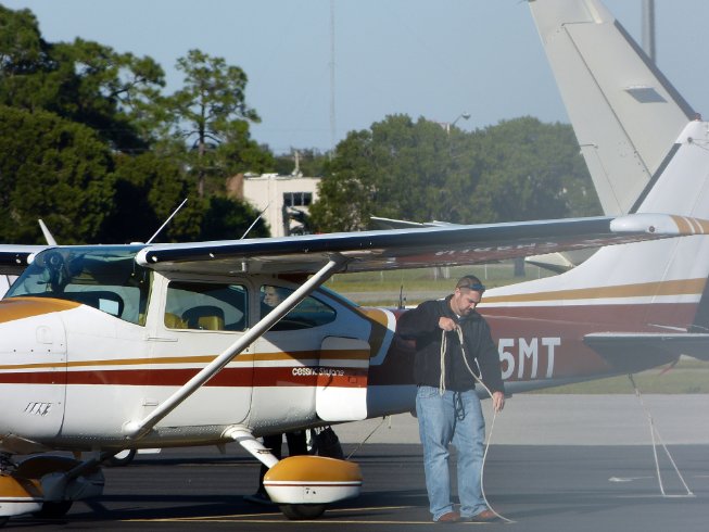 Unhooking the plane